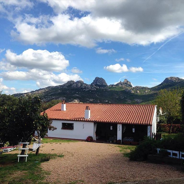 B&B La Tasgia Aggius ภายนอก รูปภาพ