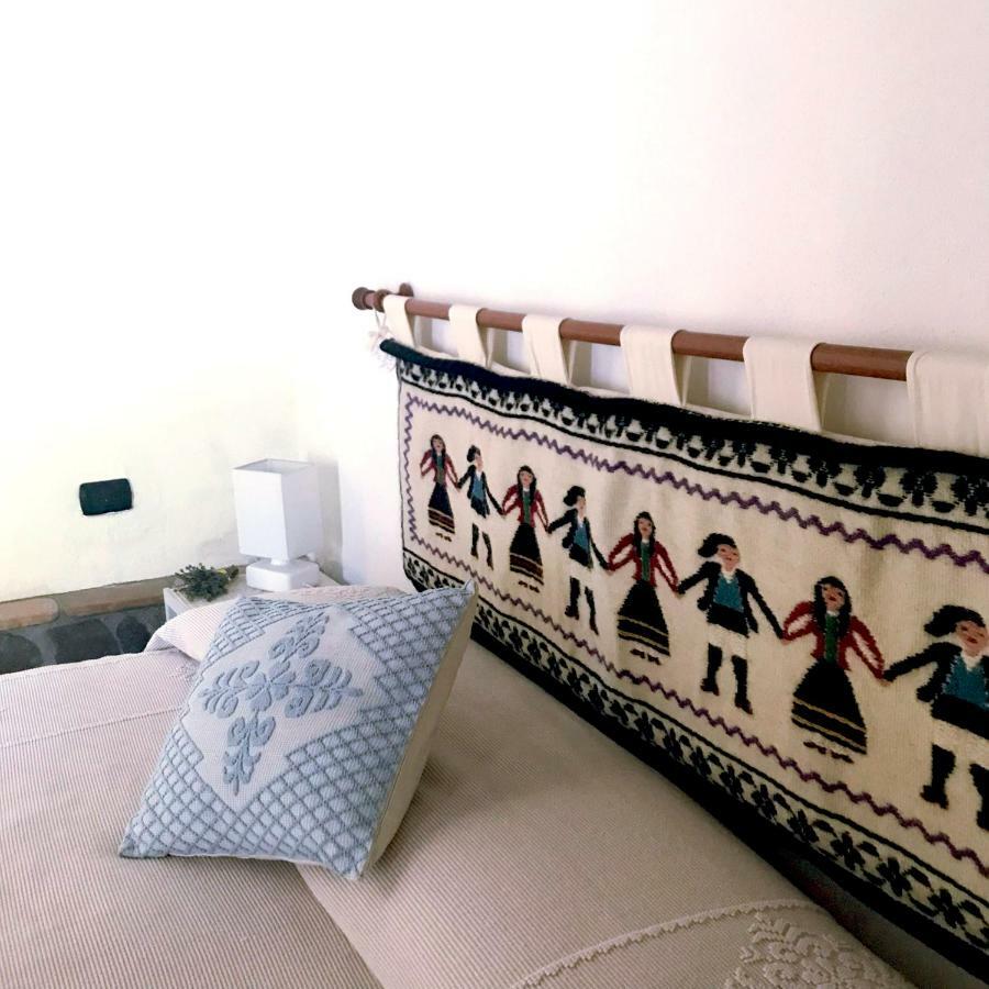 B&B La Tasgia Aggius ภายนอก รูปภาพ
