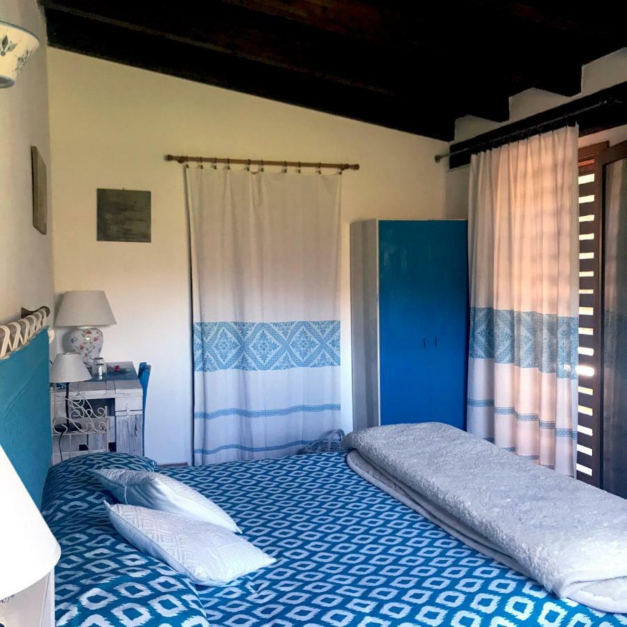 B&B La Tasgia Aggius ภายนอก รูปภาพ