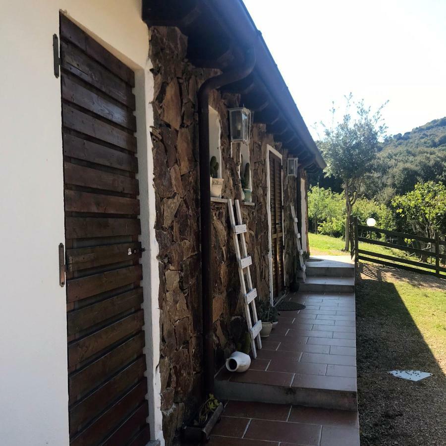 B&B La Tasgia Aggius ภายนอก รูปภาพ